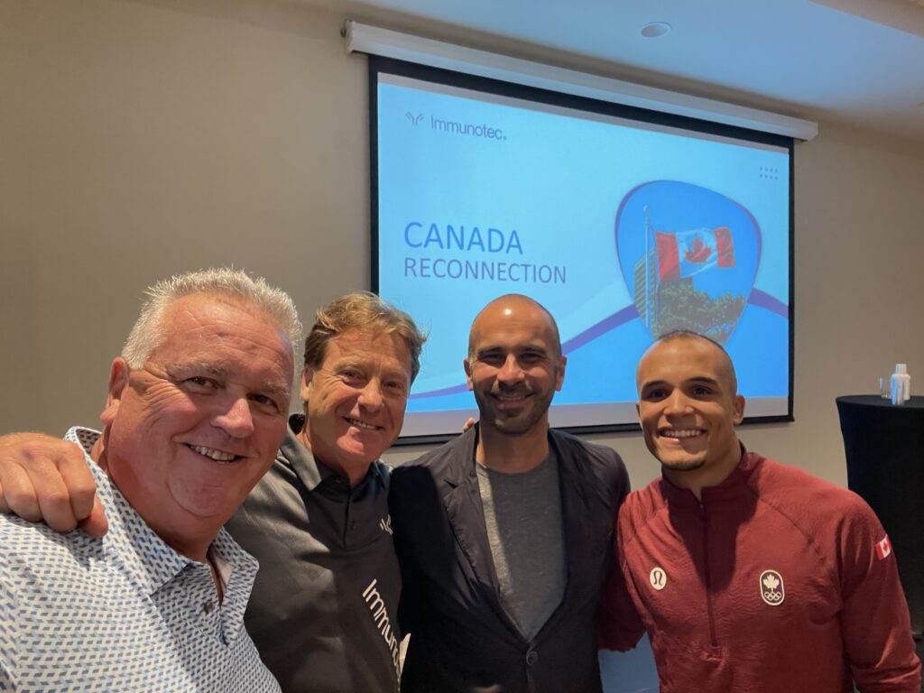 De gauche â droite, Rénald Plamondon,
Steve Vermette, Mauricio Domenzain & JoPG