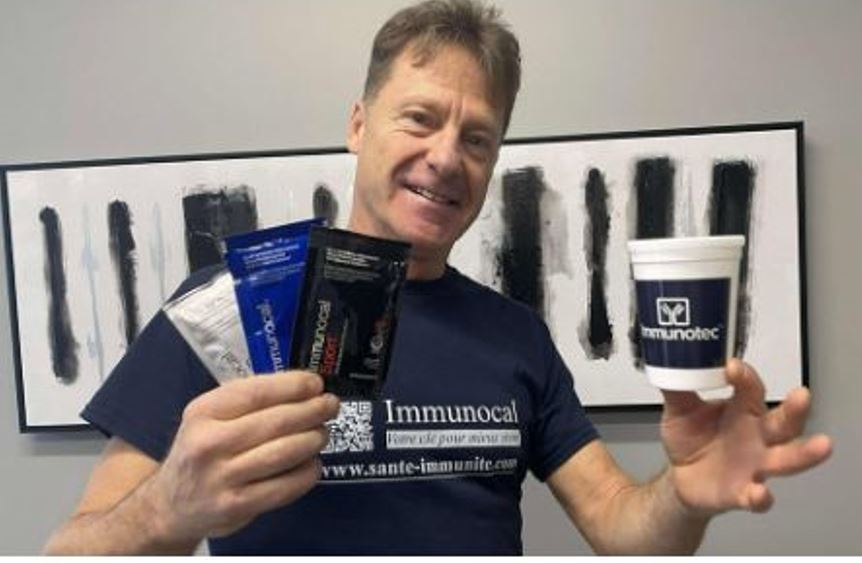 Photo où je pose fièrement avec les 3 sachets de la gamme IMMUNOCAL, courtoisie de Claude Plante, journaliste au FM 107,7, Cogeco Sherbrooke.
Vous avez des questions au sujet de IMMUNOCAL et IMMUNOTEC?   Depuis plus de 25 ans, je suis votre RÉFÉRENCE de confiance pour avoir la meilleure information sur IMMUNOCAL et IMMUNOTEC; obtenez le meilleur rapport qualité-prix. GARANTI.
#immunocal, #immunotec, #gammeimmunocal